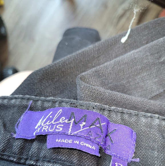 Miley Cyrus max Azria junior black jeans size 17 - Picture 4 of 4